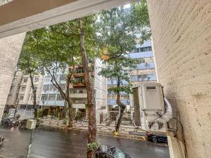 Copa 6 P 3 q. 300 m praia Copa 800m Ipanema 1 vaga