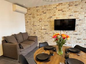 Charming 2-room apartment in Lavandou, terrace, parking, air conditioning