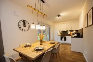 Hygge Homes, three bedrooms with parking, near river - Borstel