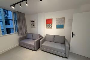 Apartamento reformado a menos de 100 metros da praia