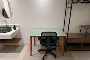 Apartamento reformado a menos de 100 metros da praia