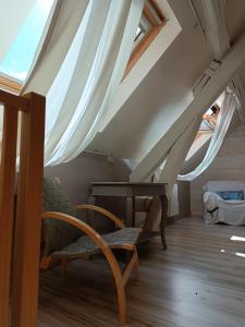 Appartements Duplex dans belle propriete avec piscine : photos des chambres
