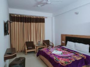 Hotel Budget Saras Manali Near Temple - Free Parking - Restaurant Facilities - BEST HOTEL IN MANALI