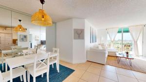 Modern Luxury Condo Near Beach & Aventura Mall