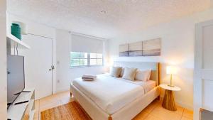 Modern Luxury Condo Near Beach & Aventura Mall