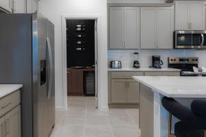 NEW 9Bedrooms Solara Sleeps 24 LED Pool TV