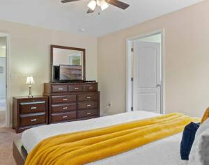 Amazing 05 Bedrooms 4 Bathrooms Sleeps 14