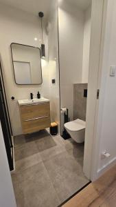 Mechelinki, Apartament z ogródkiem, widokiem na morze i aneksem kuchennym