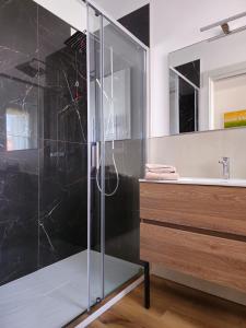 Single Room with Private Bathroom