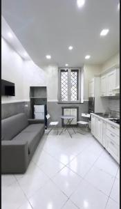 One-Bedroom Apartment with Balcony