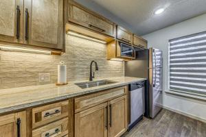 Spacious Ruidoso Retreat with Hot Tub and 2 Kitchens!