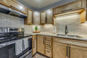 Spacious Ruidoso Retreat with Hot Tub and 2 Kitchens!