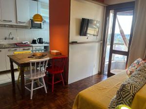 Apartamento com sacada e vista para o Vale dos Vinhedos