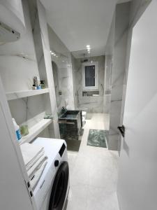 Modern Sea Side Apartment