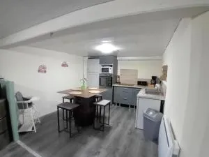 Appartement 4 personnes avec extérieur. - 卡尔萨克阿亚克 Appartement 4 personnes avec extérieur. - 卡尔萨克阿亚克