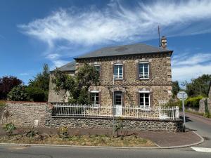 Proche plage, maison de bourg pleine de charme