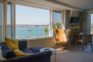 Bijou Beachfront Gem, Rock - Padstow