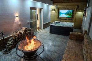 Luxury Retreat Jacuzzi & Firepit