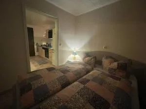 Charmantes Butzen-Nest am Radweg - Dunum