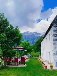 Guesthouse Silvester - Gjelaj