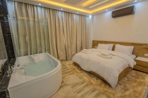 Chic Cozy Retreat with Jacuzzi next to AUC