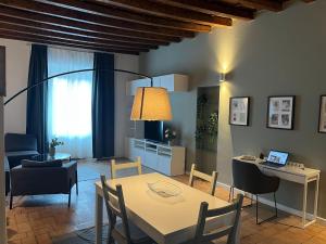 Navigli Darsena - Luxury Apartment with balcony