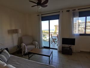 ESTUDIO en PRIMERA LINEA PLAYA