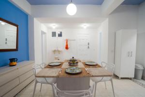 Renovated with ocean view in historic center!