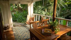 Surf Casitas - Mid Tide Bungalow