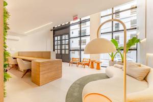 Elegância e Conforto em Suíte a 120 metros do Praia de Bombinhas