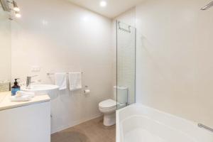 Port Douglas Sea Breeze Villa 2 with private Pool next to the Beach