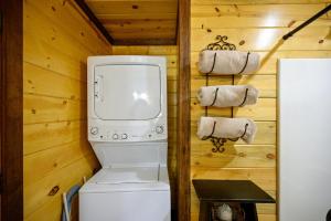 Family and Group Summer Retreat, Creekside Haven