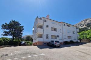 Apartments with parking space Baska, Krk - 24227