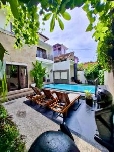 Pondok DEWI Villa - LEGIAN - 6 Bedroom Villa - Great Location - 4hvězdičkové hotely ve městě Legian