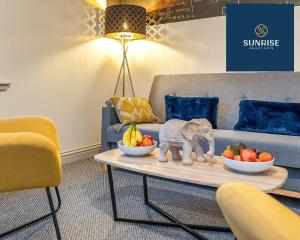 INFO ONLY, Multiple Locations, Available for Large Groups, Contractors and Extended Stays, Fully Furnished Accommodation Explore Our Range, INVOICE and REDUCED PRICE only via SUNRISE SHORT LETS Dundee - 4hvězdičkové hotely ve městě Dundee