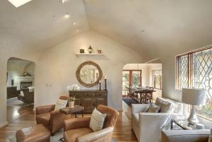 3770 Stones Throw home