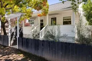 Stylish Central Napa Home with Serene Private Yard - نابا