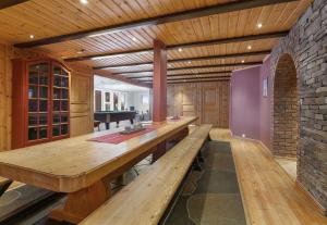 Cave in, 5 bedroom guesthouse - 275m2