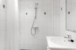 Cave in, 5 bedroom guesthouse - 275m2