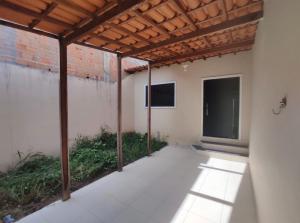 Casa com piscina e ar condicionado