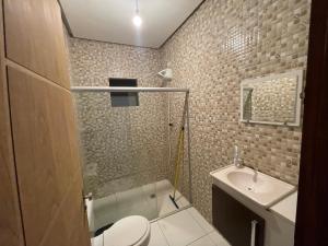 Casa com piscina e ar condicionado