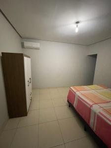 Casa com piscina e ar condicionado