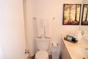 127 Fully Furnished 1BR Suite-Prime Location