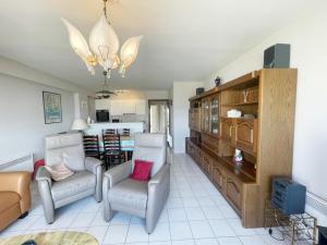 Apartment in Epernay Square with Sea View