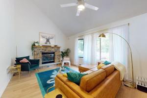 Sage Grove Sanctuary 3BD Hot Tub Fire Pit