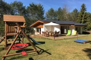 Friendly holiday home near the lake - Kiedrowice
