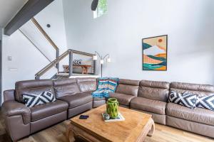 Lakeside Chalet 3BR Fire Pit Pet Friendly