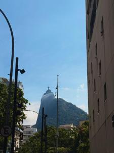 Apartamento NA PRAIA DE COPACABANA prox METRO cantagalo