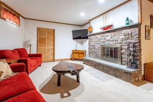 Whispering Pines Chalet Game Room Fire Pit