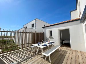 Maisons de vacances Maison moderne, 4 chambres, 150m de la mer, terrasse, WIFI, quartier calme - FR-1-231-291 : photos des chambres